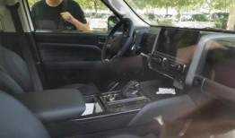 新哈弗h9最新爆料内饰,豪华升级，科技感十足